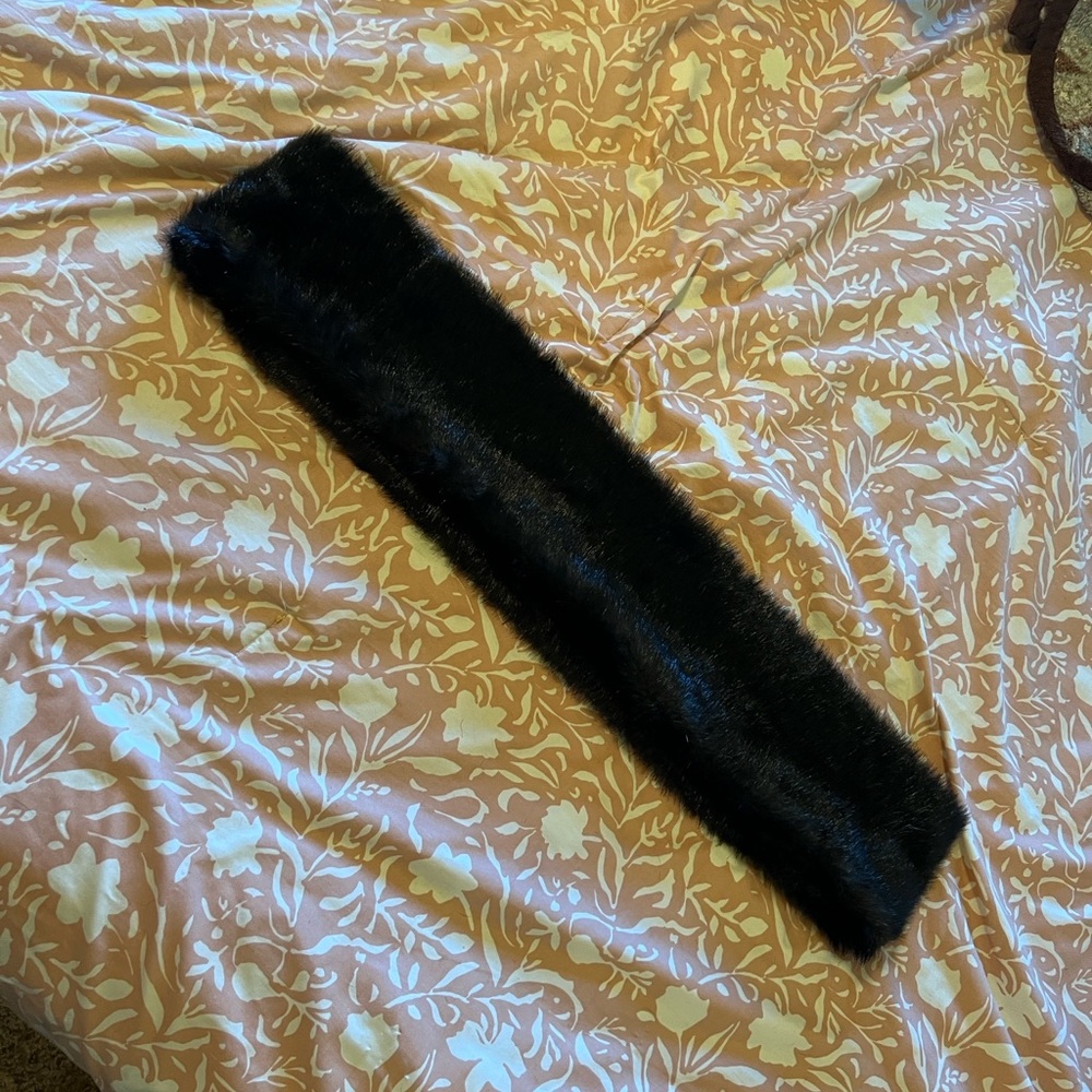 Elegant Black Faux Fur Scarf